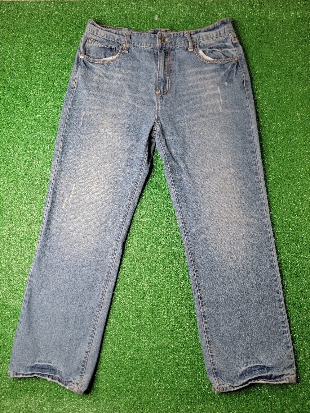Carbon Distressed Men's Light Blue Denim Jeans 34x32 Pockets Button Zip Relaxed